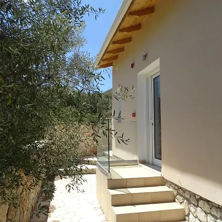 Villa Avlaki *