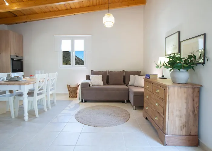 Avlaki Villa