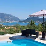 Avlaki Villa